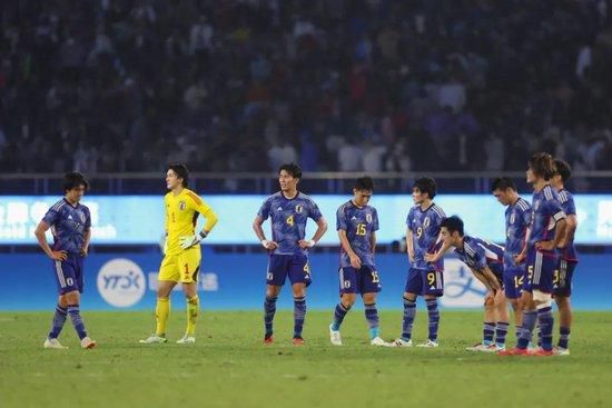 公交车被cao合不拢腿